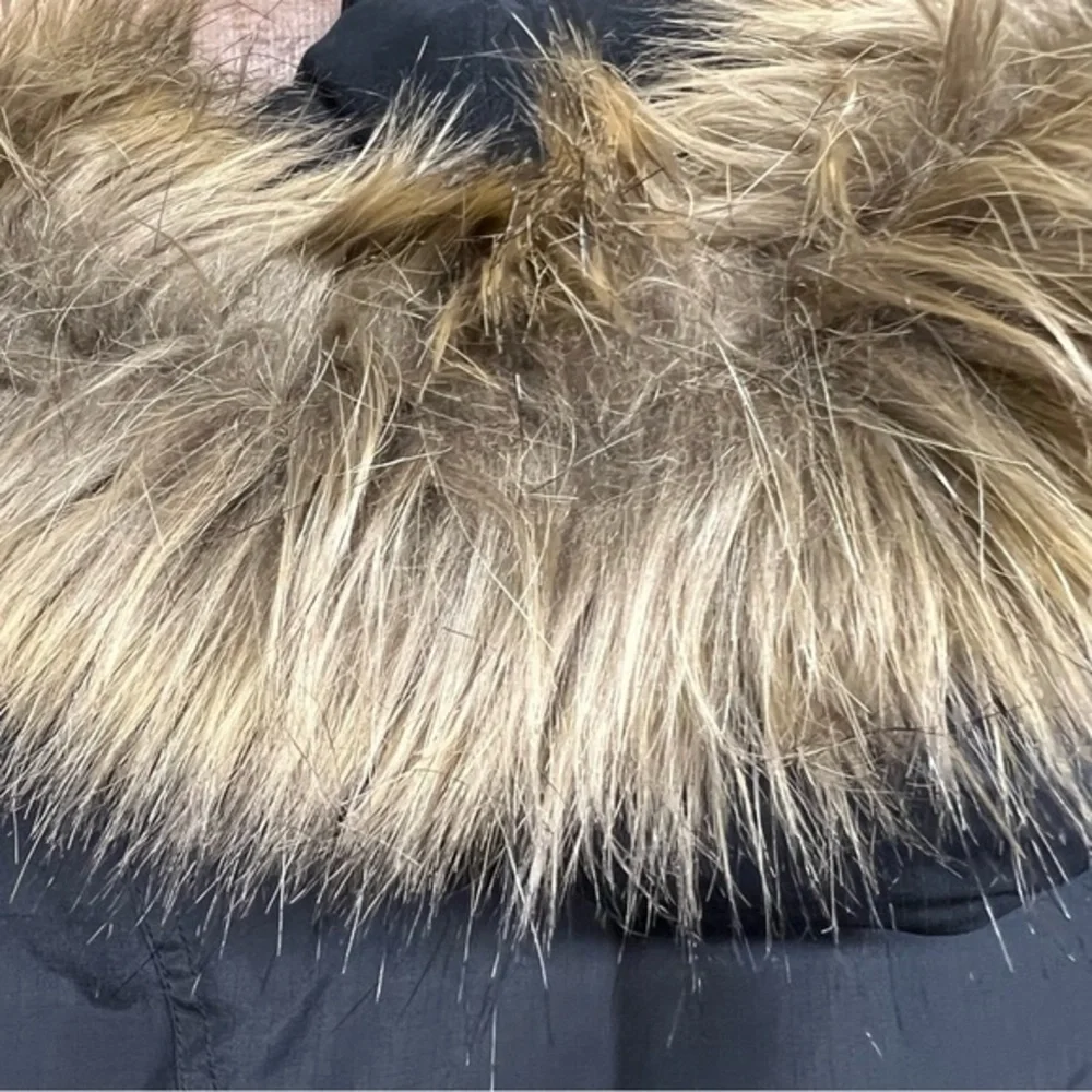 Hollister Zip-Up Coat Faux Fur Black Hooded Long Winter Coat‎ Women's Size Small
